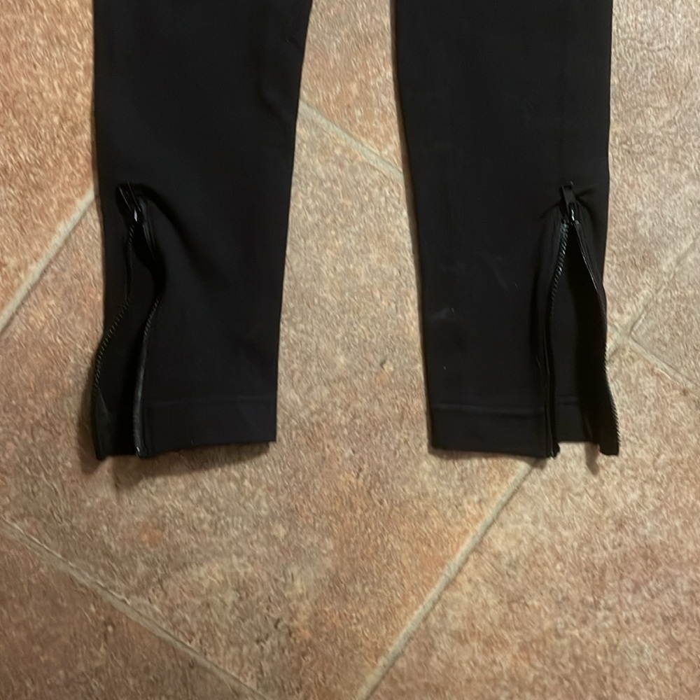 Spanx Seamless Side Zip Leggings - Picture 7 of 7